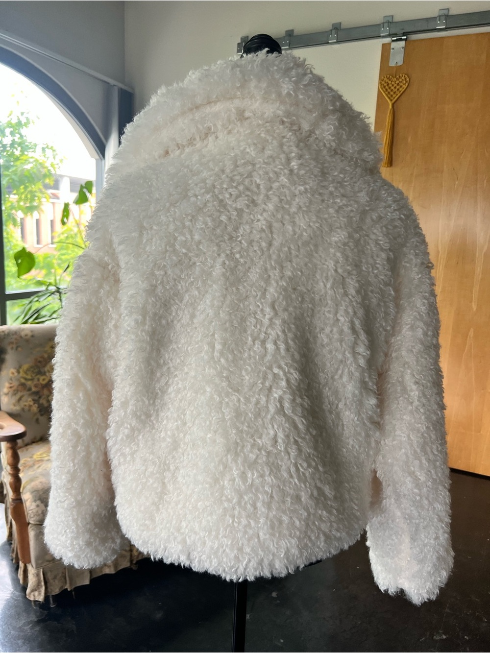 FOREVER21 Plush Faux-Shearling Cream Jacket size large - Picture 3 of 6